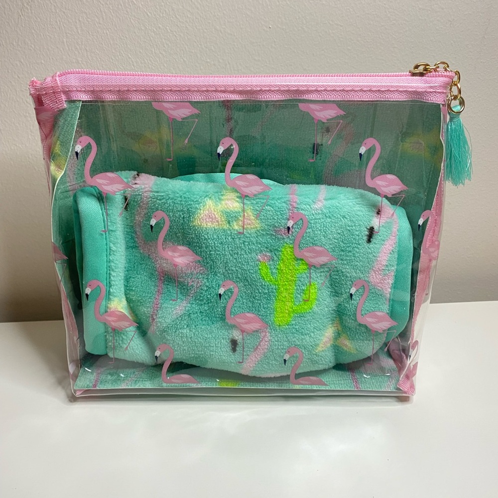 NEW MakeUp Eraser Flamingo (FREE makeup bag)